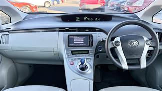 2014 Toyota Prius - Thumbnail