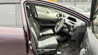 2014 Toyota Aqua - Thumbnail