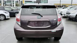2014 Toyota Aqua - Thumbnail