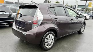 2014 Toyota Aqua - Thumbnail