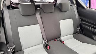 2014 Toyota Aqua - Thumbnail