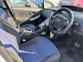 2012 Toyota Prius - Thumbnail