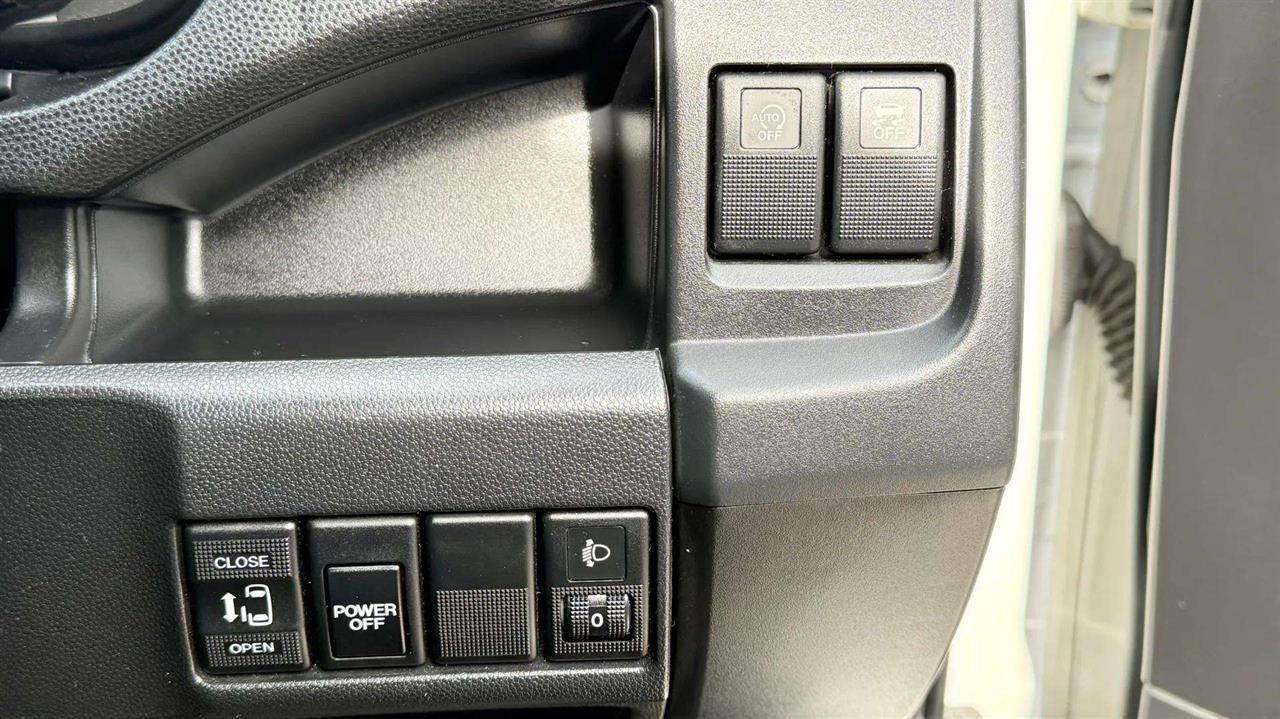 2016 Nissan Lafesta