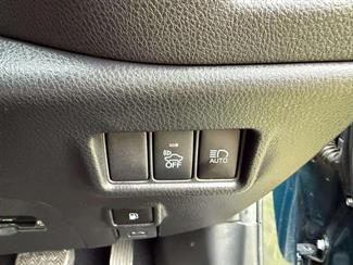 2019 Toyota C-HR - Thumbnail