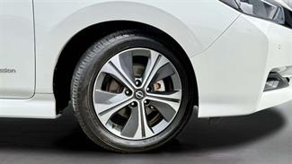 2021 Nissan Leaf - Thumbnail
