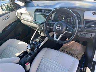 2021 Nissan Leaf - Thumbnail