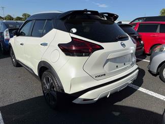2021 Nissan Kicks - Thumbnail