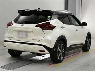 2021 Nissan Kicks - Thumbnail