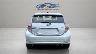 2013 Toyota Aqua - Thumbnail