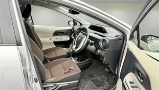 2013 Toyota Aqua - Thumbnail