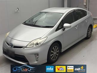 2013 Toyota Prius - Thumbnail