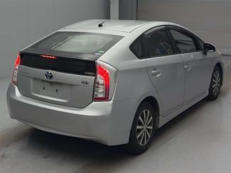 2013 Toyota Prius - Thumbnail