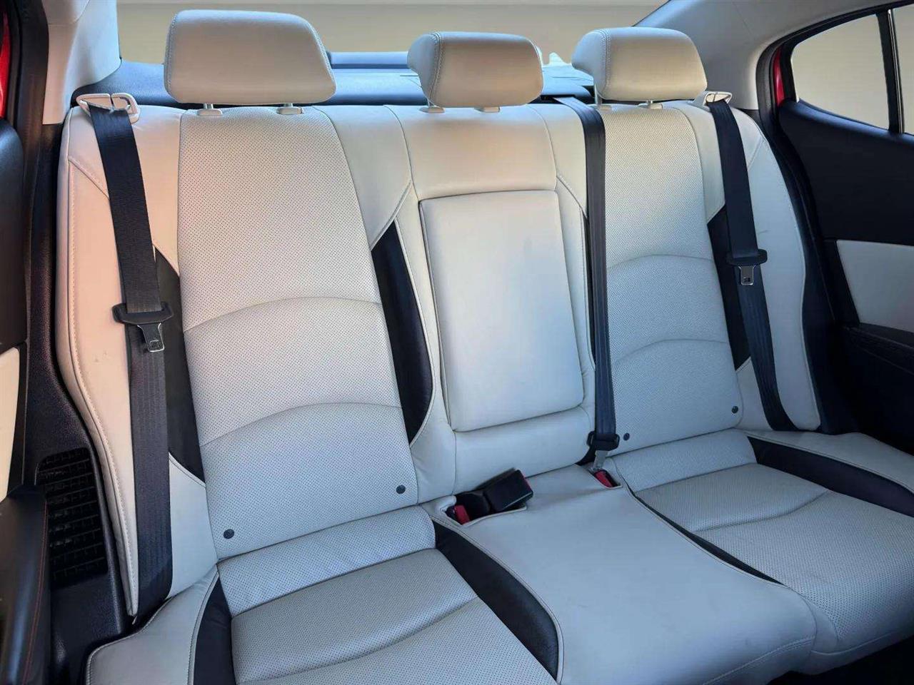 2014 Mazda Axela
