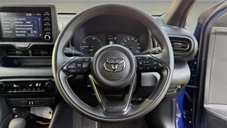 2022 Toyota YARIS - Thumbnail