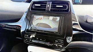 2016 Toyota Prius - Thumbnail