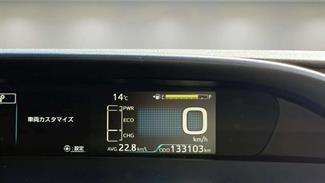 2016 Toyota Prius - Thumbnail