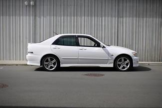 2001 Toyota Altezza - Thumbnail