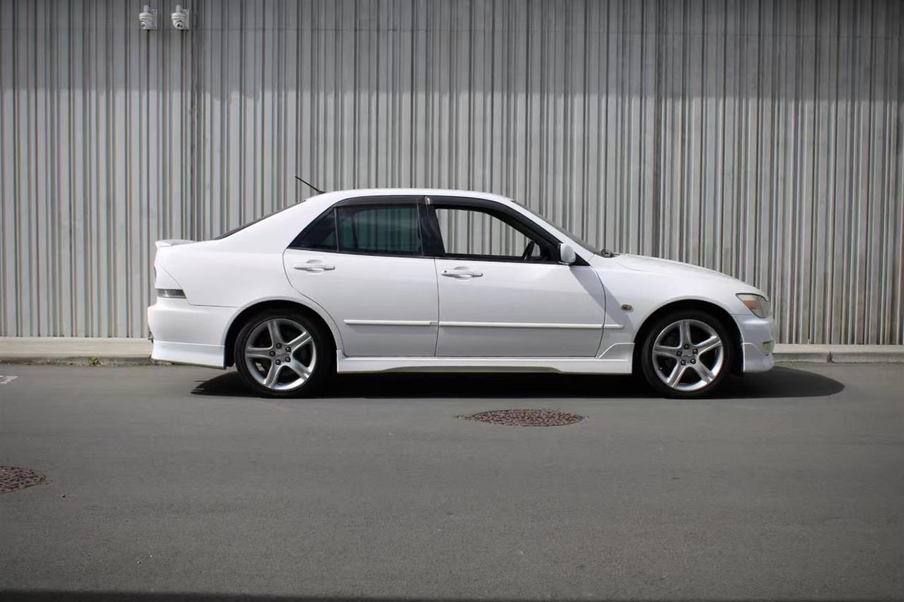 2001 Toyota Altezza