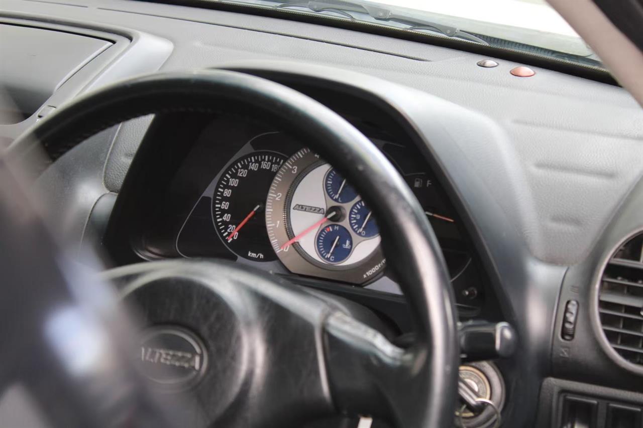 2001 Toyota Altezza