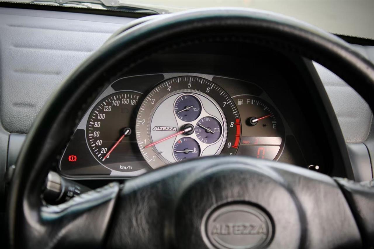 2001 Toyota Altezza