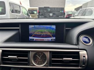 2013 Lexus IS 300H - Thumbnail