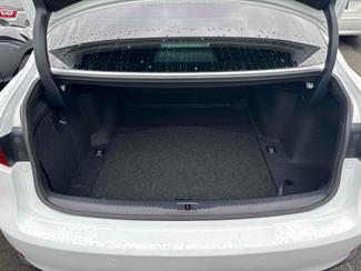 2013 Lexus IS 300H - Thumbnail