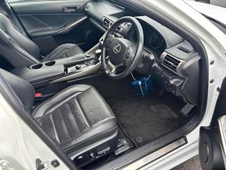 2013 Lexus IS 300H - Thumbnail