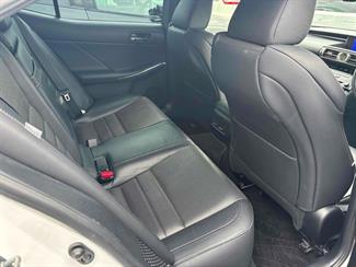 2013 Lexus IS 300H - Thumbnail