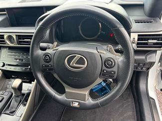 2013 Lexus IS 300H - Thumbnail