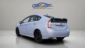 2012 Toyota Prius - Thumbnail
