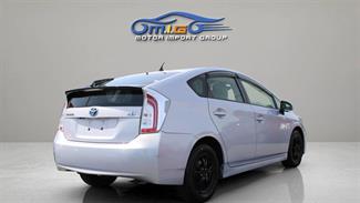 2012 Toyota Prius - Thumbnail