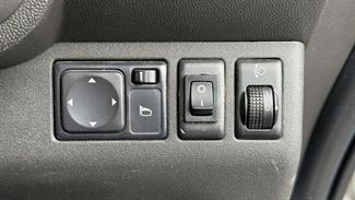 2013 Nissan Navara - Thumbnail