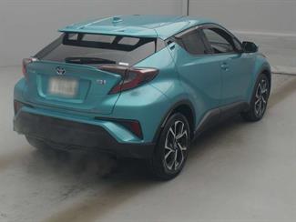 2017 Toyota C-HR - Thumbnail