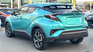 2017 Toyota C-HR - Thumbnail