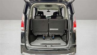 2017 Nissan Serena - Thumbnail