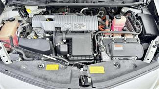 2013 Toyota Prius - Thumbnail