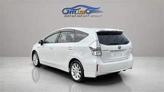 2013 Toyota Prius - Thumbnail
