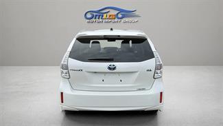 2013 Toyota Prius - Thumbnail