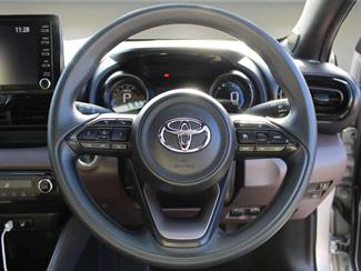 2020 Toyota YARIS - Thumbnail