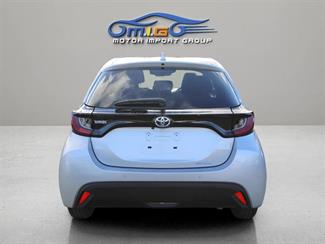 2020 Toyota YARIS - Thumbnail
