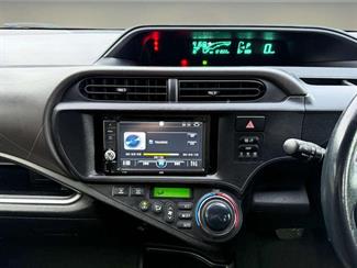 2013 Toyota Aqua - Thumbnail