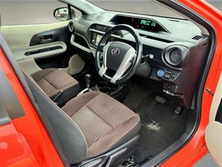 2013 Toyota Aqua - Thumbnail