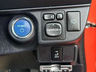 2013 Toyota Aqua - Thumbnail
