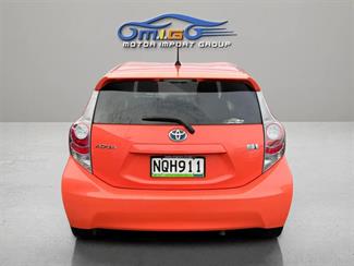 2013 Toyota Aqua - Thumbnail