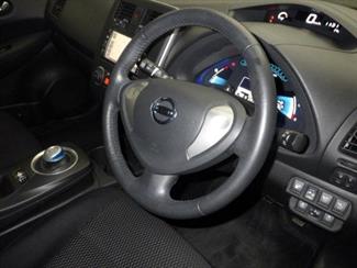 2017 Nissan Leaf - Thumbnail