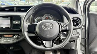 2017 Toyota Vitz - Thumbnail