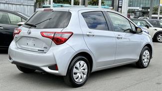 2017 Toyota Vitz - Thumbnail