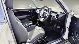 2009 Mini Cooper - Thumbnail