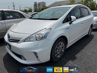 2014 Toyota Prius - Thumbnail
