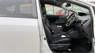 2014 Toyota Prius - Thumbnail